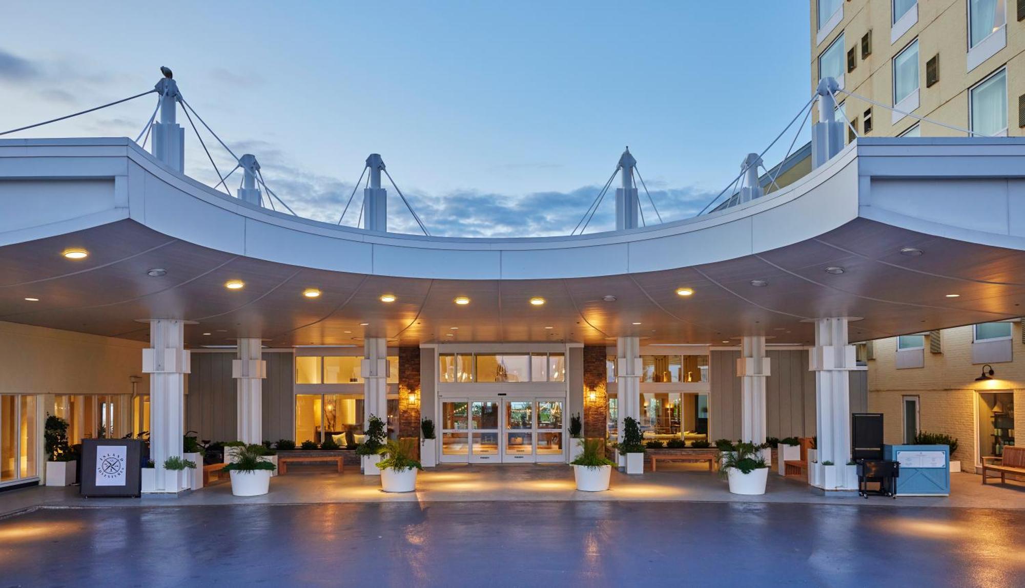 Newport Harbor Island Resort Екстериор снимка