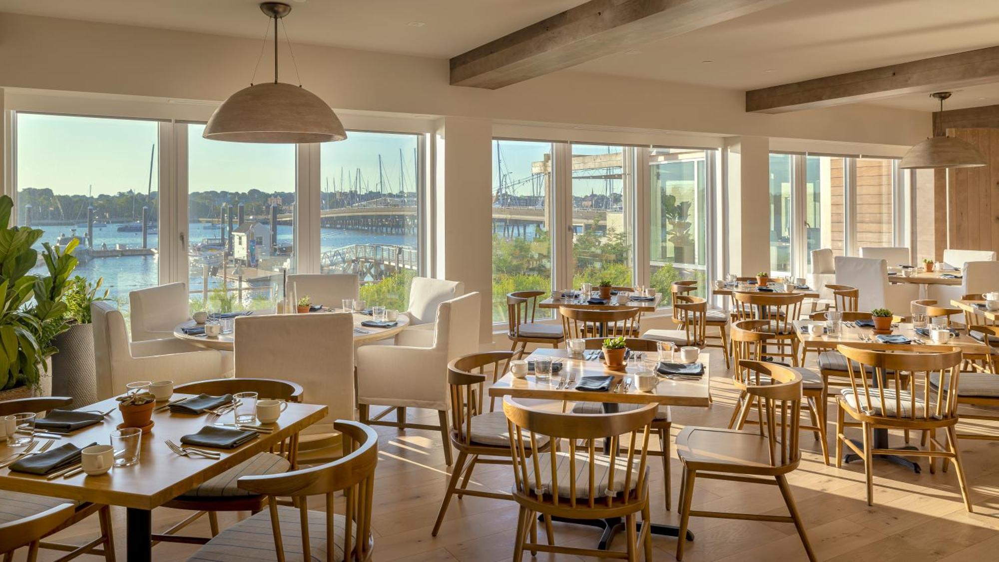 Newport Harbor Island Resort Екстериор снимка