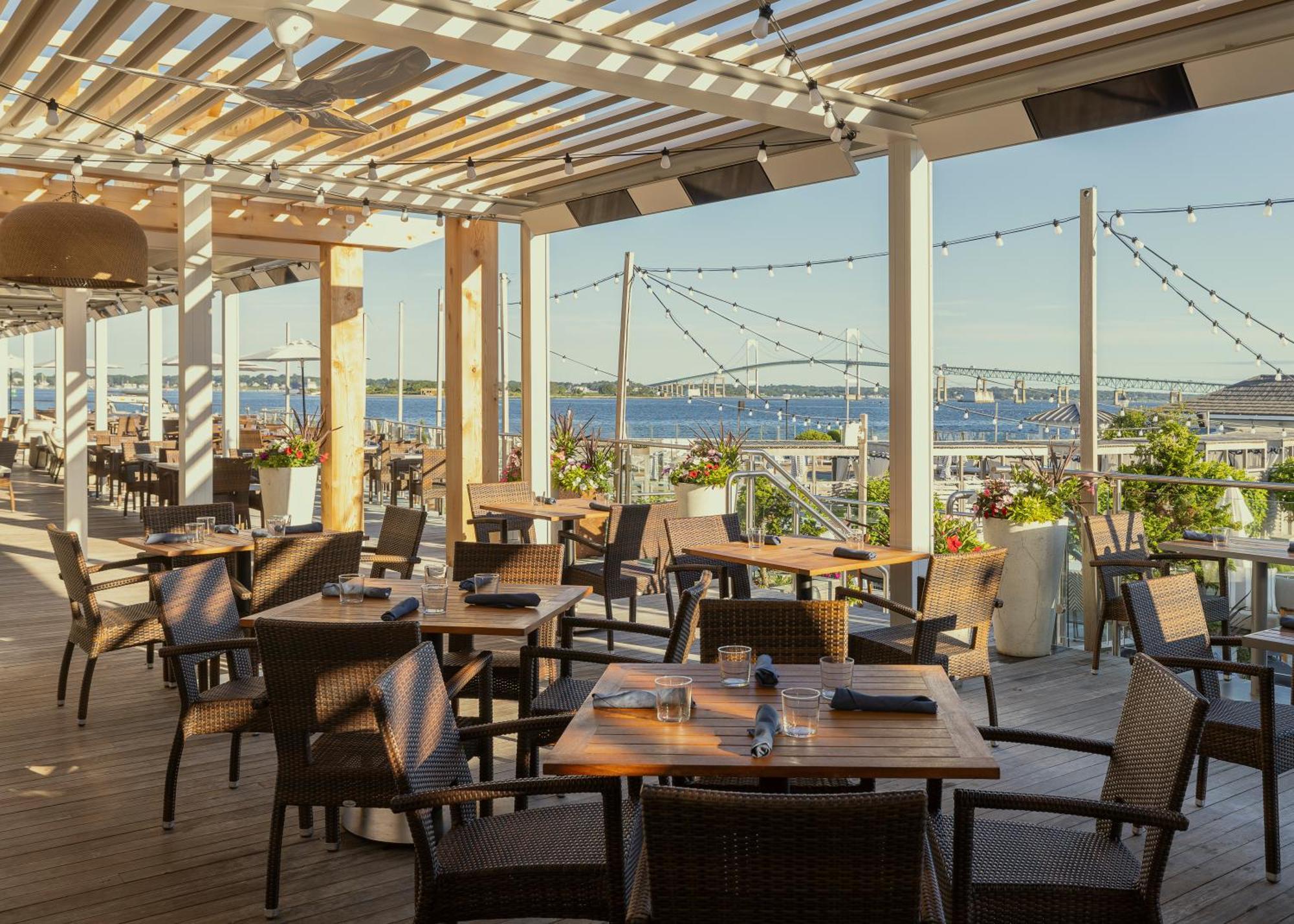 Newport Harbor Island Resort Екстериор снимка